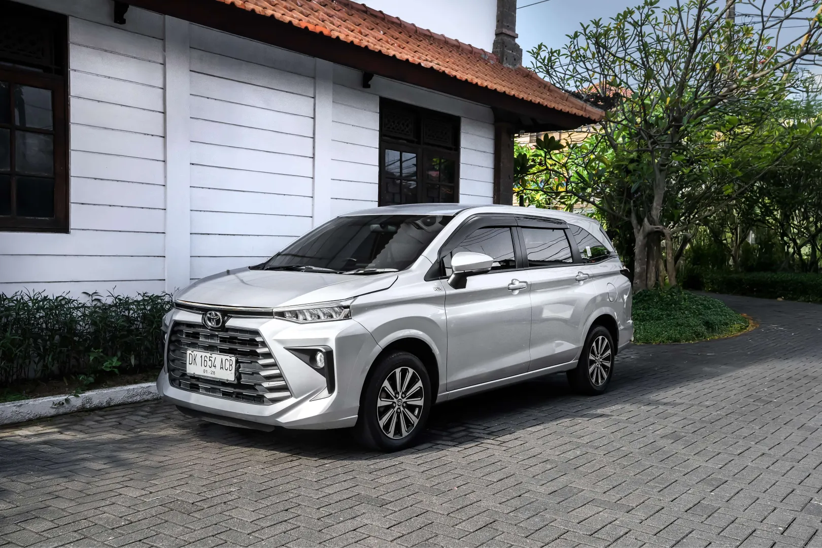 Private Transfer Service Candidasapadangbai Innova Standard